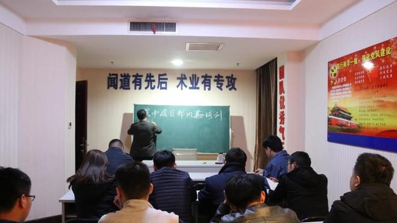 叉车安全操作规范：保障作业安全的关键